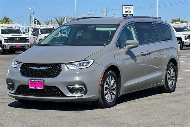 used 2021 Chrysler Pacifica Hybrid car, priced at $25,994