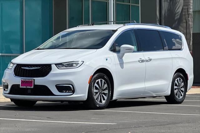 used 2021 Chrysler Pacifica Hybrid car, priced at $23,887