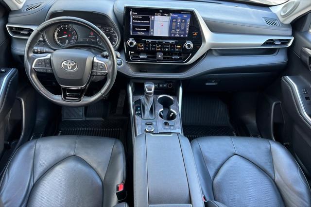 used 2021 Toyota Highlander car, priced at $39,892