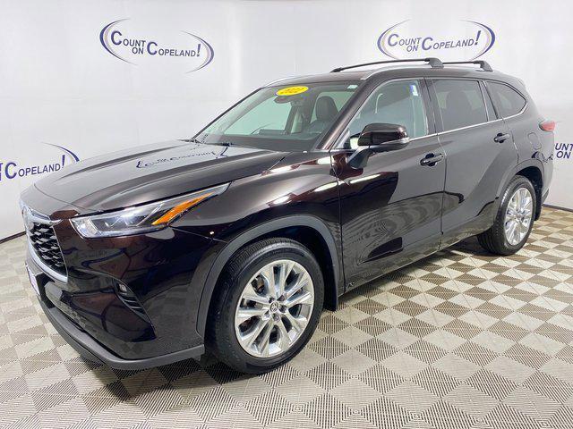 used 2022 Toyota Highlander car, priced at $42,995