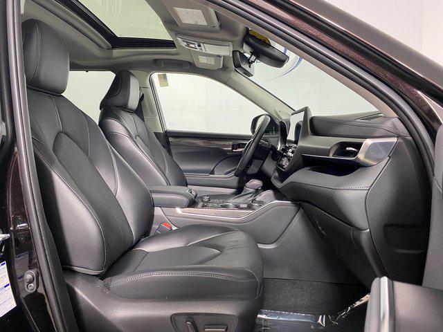 used 2022 Toyota Highlander car, priced at $42,995