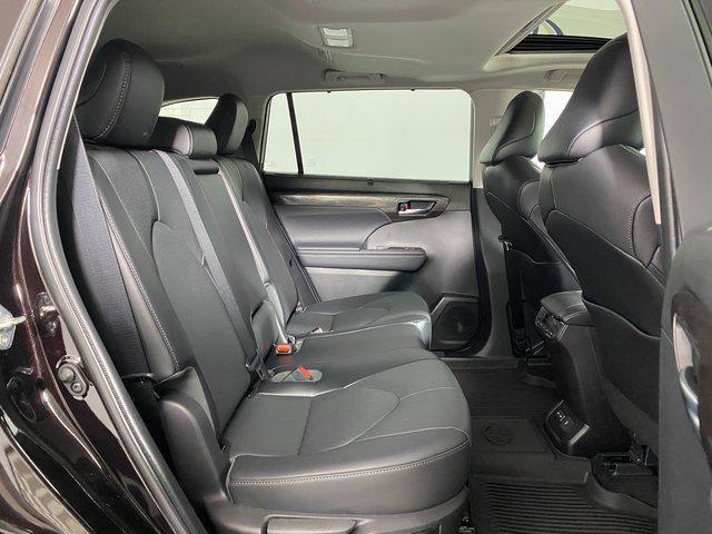 used 2022 Toyota Highlander car, priced at $42,995