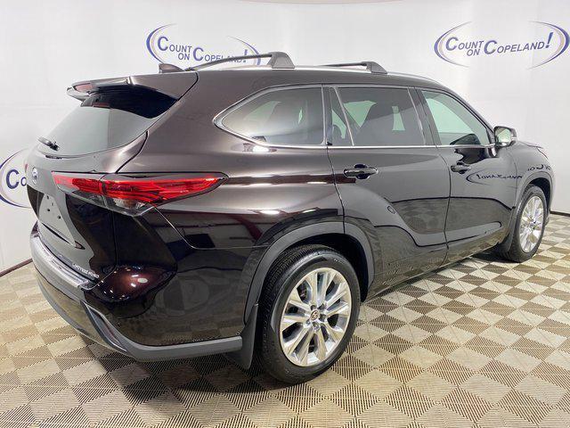 used 2022 Toyota Highlander car, priced at $42,995