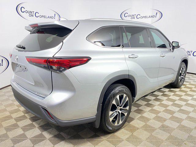 used 2021 Toyota Highlander car, priced at $34,995