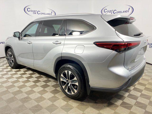 used 2021 Toyota Highlander car, priced at $34,995