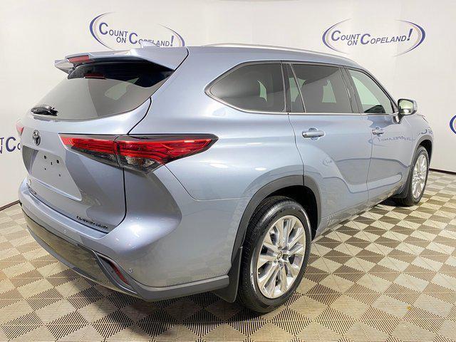 used 2022 Toyota Highlander car, priced at $38,495