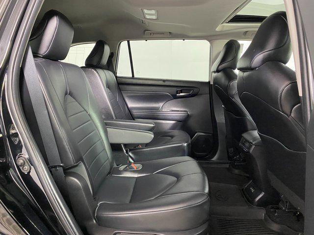 used 2022 Toyota Highlander car, priced at $36,995