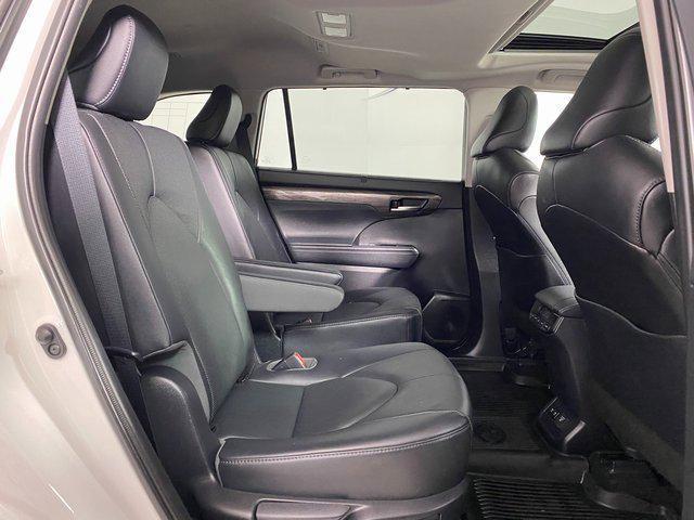 used 2020 Toyota Highlander Hybrid car, priced at $36,995