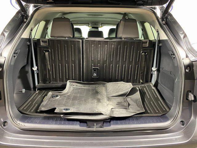 used 2022 Toyota Highlander car, priced at $33,995