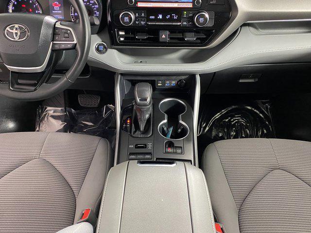 used 2022 Toyota Highlander car, priced at $33,995