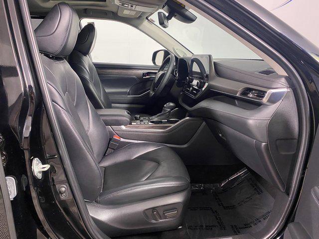 used 2023 Toyota Highlander car, priced at $38,995