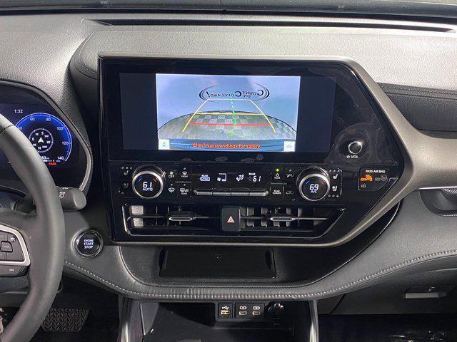 used 2023 Toyota Highlander car, priced at $38,995