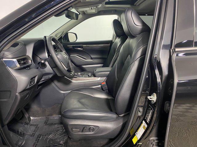 used 2023 Toyota Highlander car, priced at $38,995