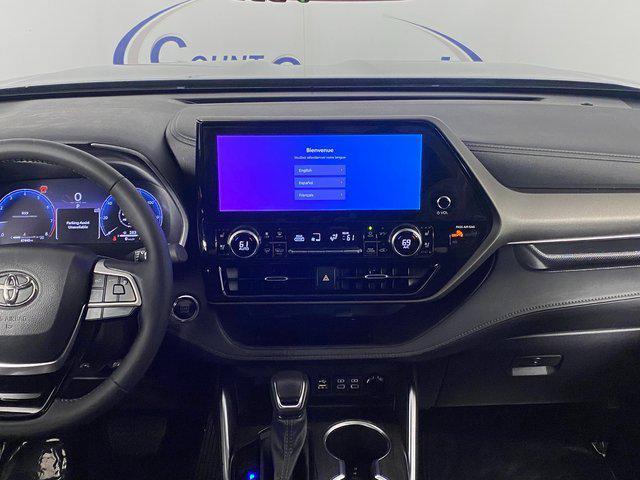 used 2023 Toyota Highlander car, priced at $38,995