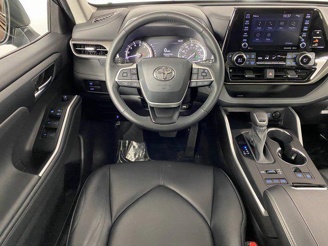 used 2022 Toyota Highlander car, priced at $31,995