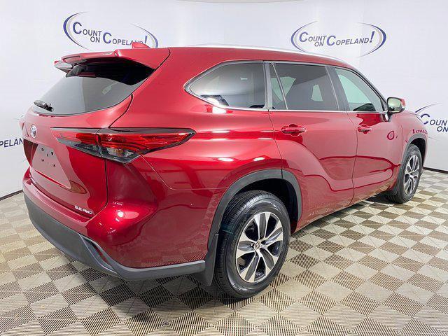 used 2023 Toyota Highlander car, priced at $38,995