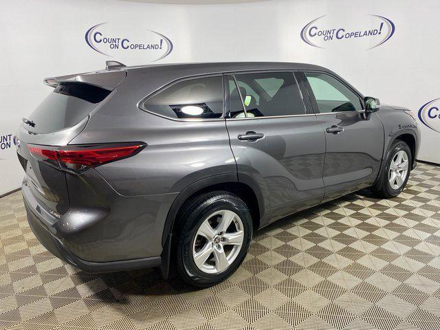 used 2022 Toyota Highlander car, priced at $31,995