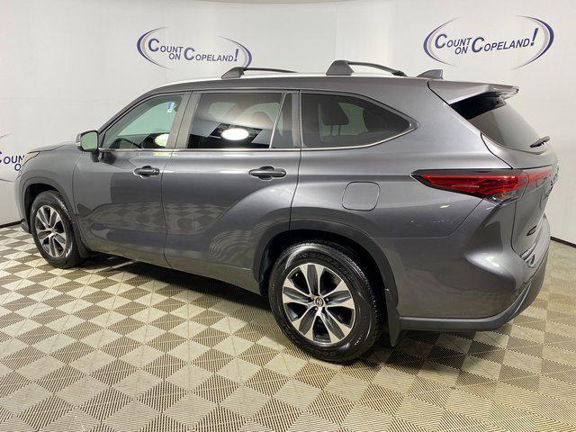 used 2023 Toyota Highlander car, priced at $36,995
