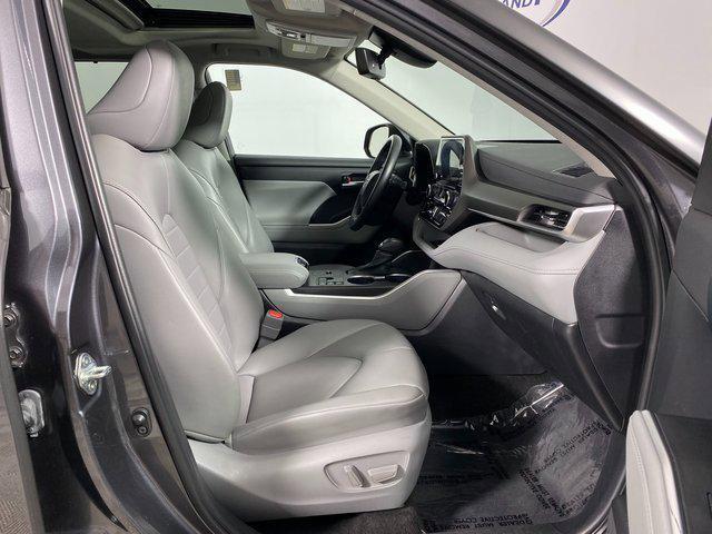 used 2023 Toyota Highlander car, priced at $36,995