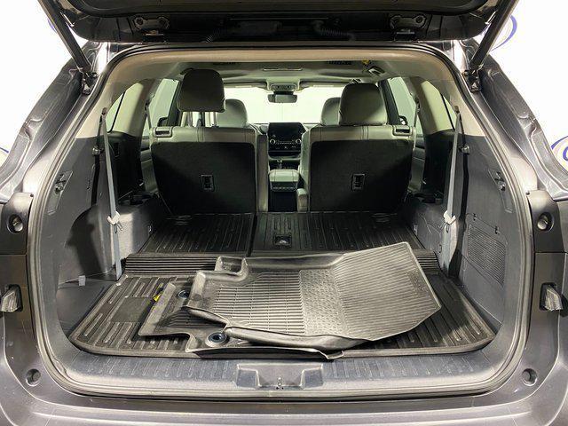 used 2023 Toyota Highlander car, priced at $36,995