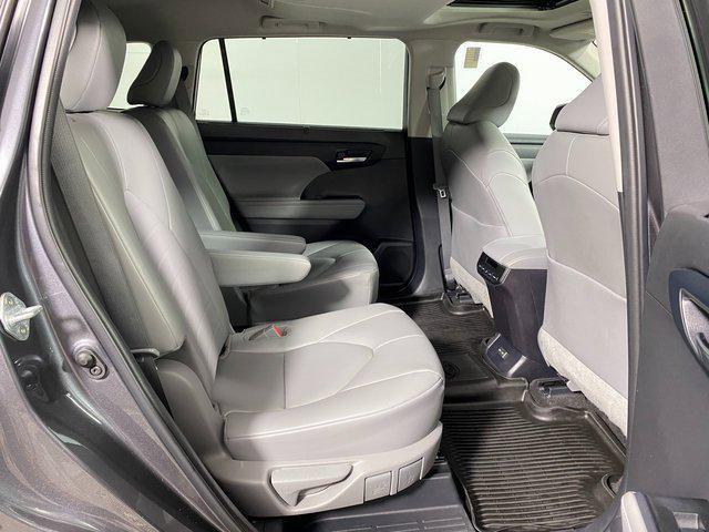 used 2023 Toyota Highlander car, priced at $36,995