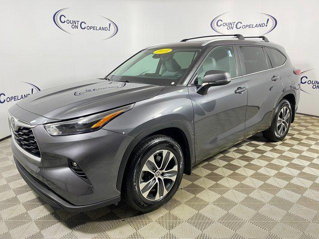 used 2023 Toyota Highlander car, priced at $36,995