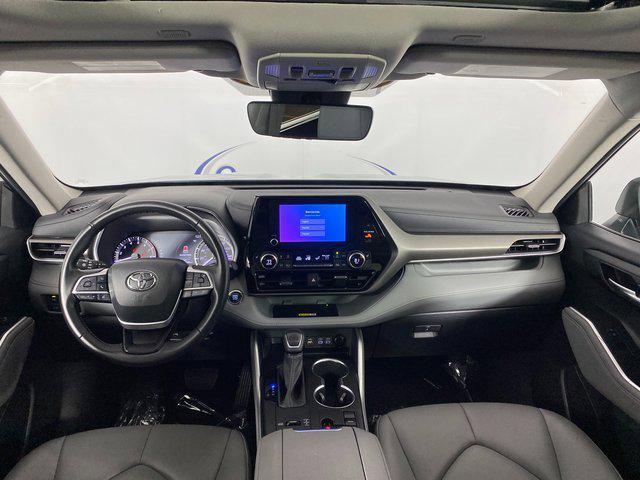 used 2023 Toyota Highlander car, priced at $36,995