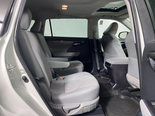 used 2021 Toyota Highlander car, priced at $33,950