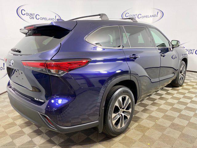 used 2022 Toyota Highlander car, priced at $39,495