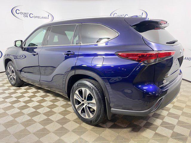 used 2022 Toyota Highlander car, priced at $37,795