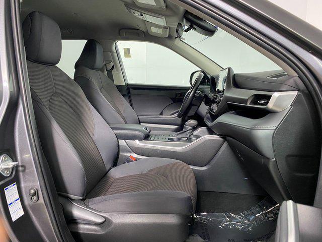 used 2022 Toyota Highlander car, priced at $30,995