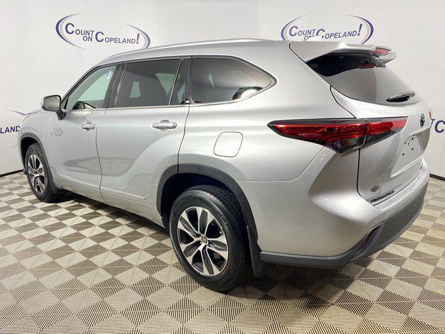 used 2021 Toyota Highlander car, priced at $35,495