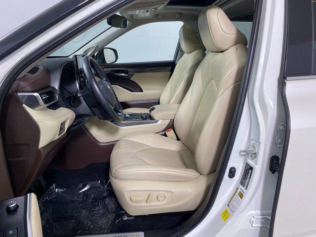 used 2021 Toyota Highlander car, priced at $37,495