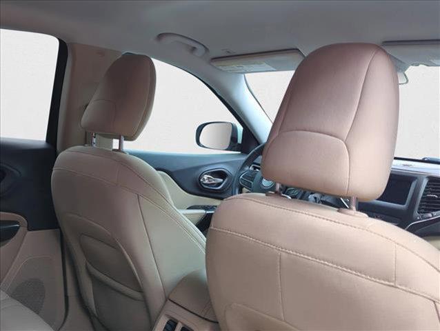 used 2019 Jeep Cherokee car, priced at $16,273