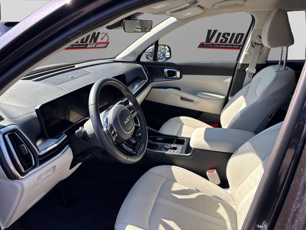 used 2025 Kia Sorento car, priced at $33,571