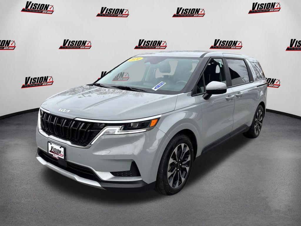 used 2024 Kia Carnival car, priced at $34,351