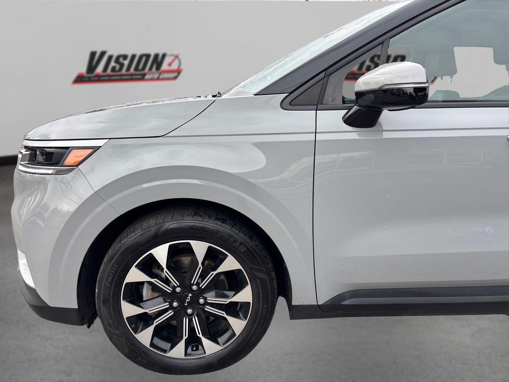 used 2024 Kia Carnival car, priced at $34,351