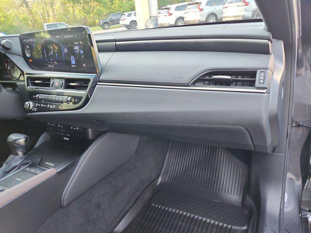 used 2022 Lexus ES 300h car, priced at $34,950