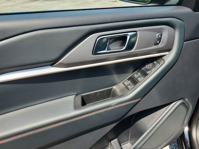 new 2025 Ford Explorer car, priced at $41,571