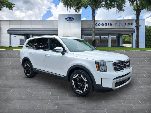 used 2023 Kia Telluride car, priced at $32,604
