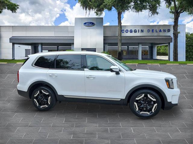 used 2023 Kia Telluride car, priced at $32,604