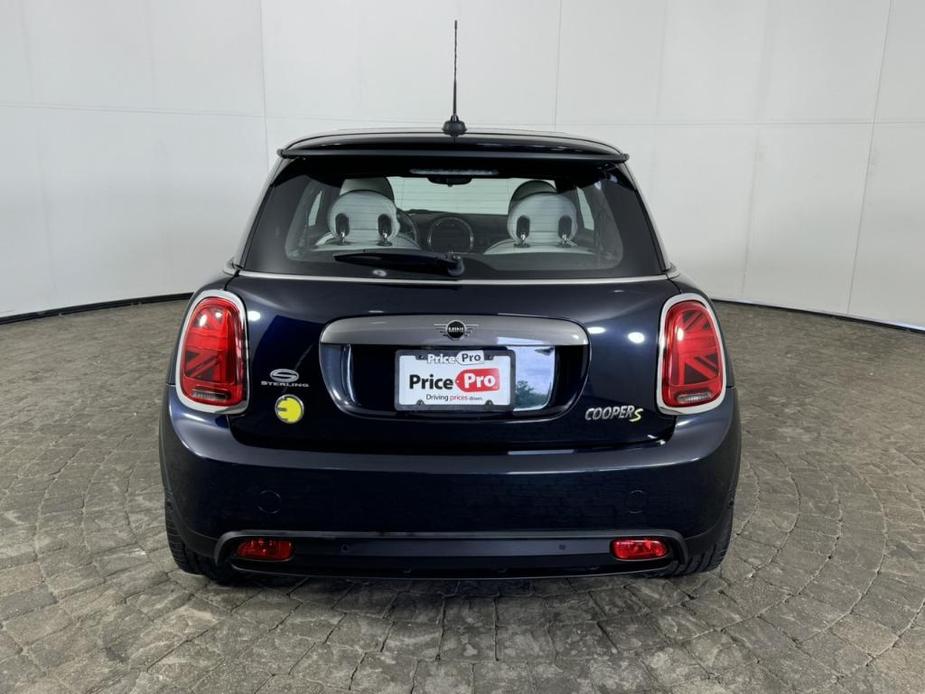 used 2021 MINI SE Hardtop car, priced at $17,500