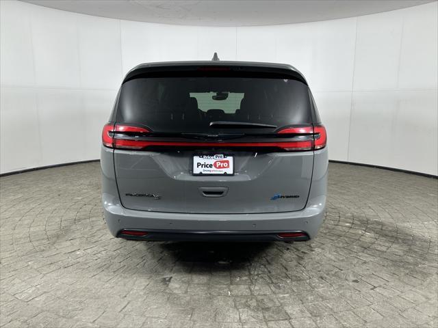 used 2022 Chrysler Pacifica Hybrid car, priced at $20,998