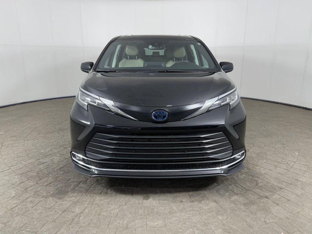 used 2023 Toyota Sienna car, priced at $42,998