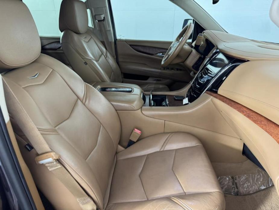 used 2015 Cadillac Escalade ESV car, priced at $29,998