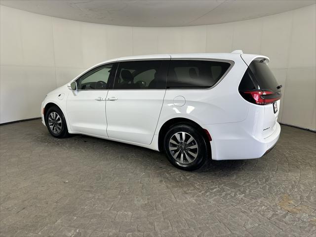 used 2022 Chrysler Pacifica Hybrid car, priced at $20,998