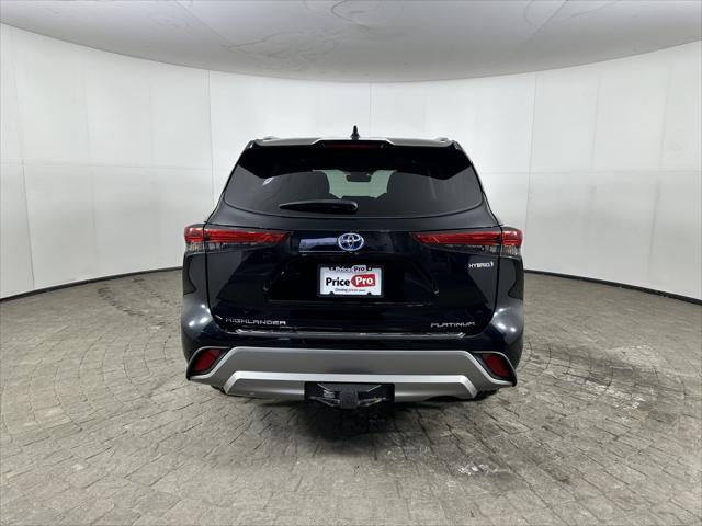 used 2022 Toyota Highlander Hybrid car, priced at $41,998