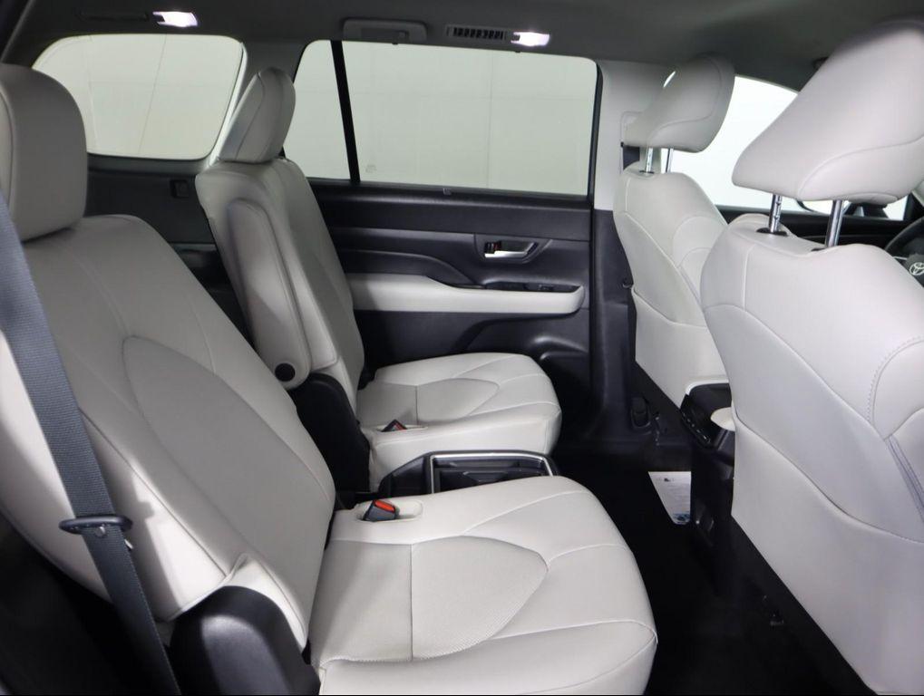 used 2025 Toyota Grand Highlander car, priced at $47,998