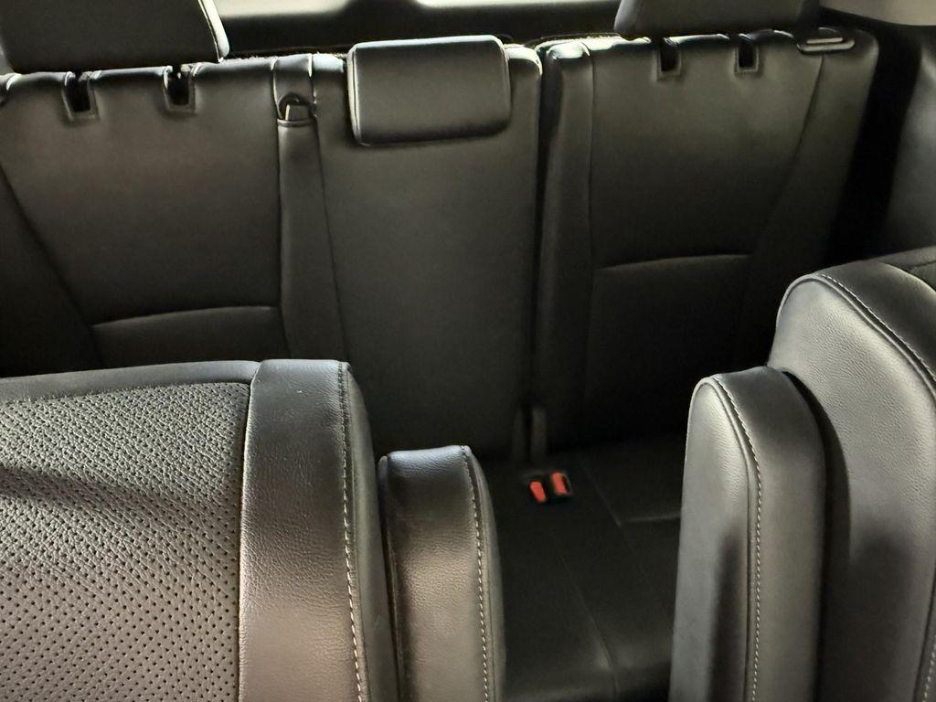 used 2024 Toyota Highlander car, priced at $44,998