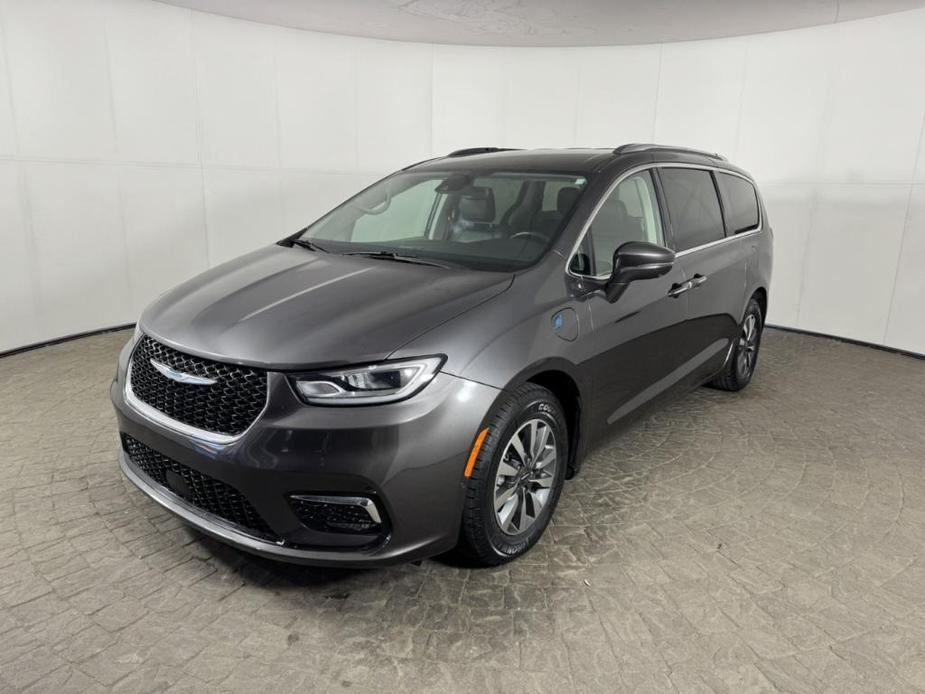 used 2021 Chrysler Pacifica Hybrid car, priced at $20,998